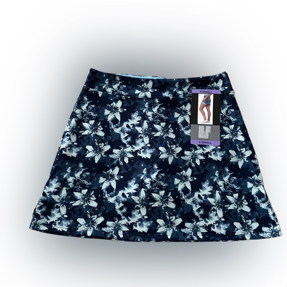 Tranquility Women’s Floral Print Pull On Skort Size: XS ((NWT)